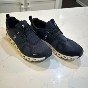 On cloud men’s shoes